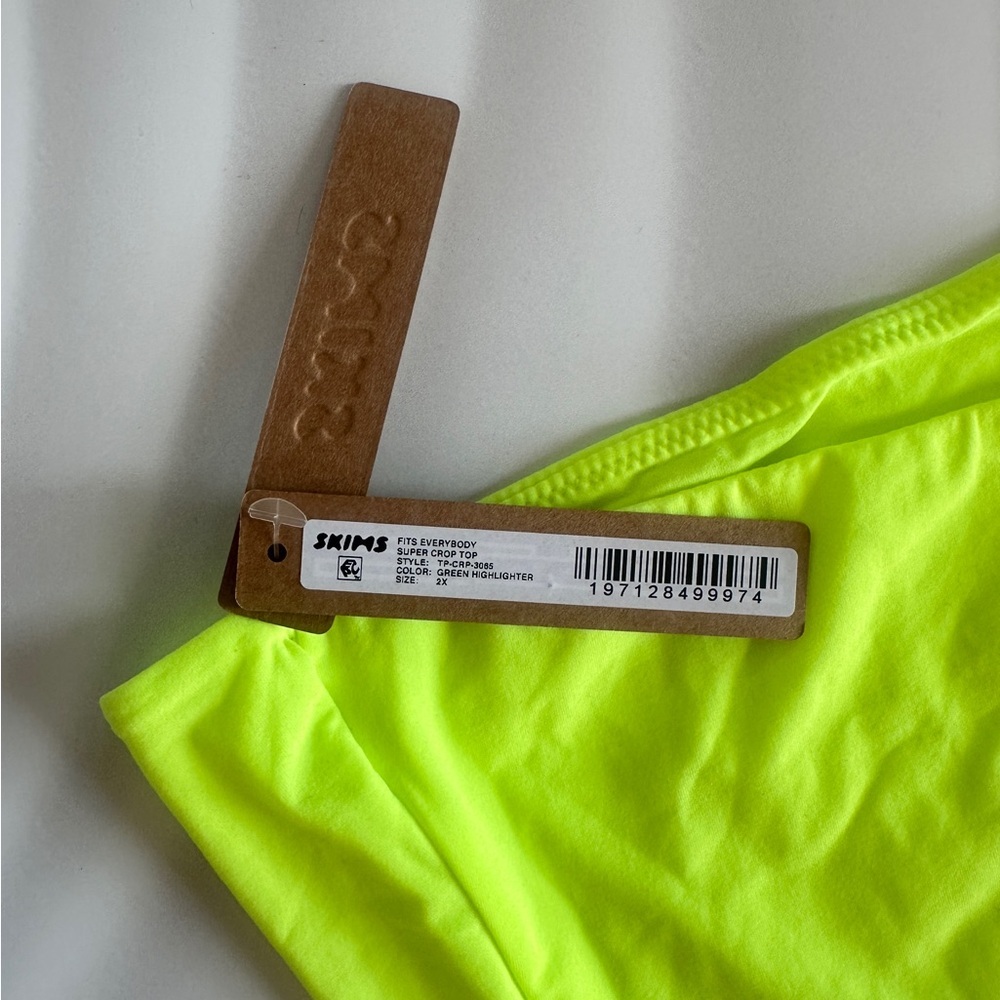 SKIMS Fits Everybody Neon Yellow Crop Top 2X NWT - Picture 3 of 5